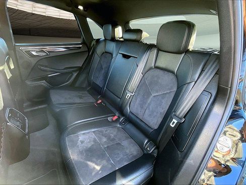 Used 2020 Porsche Macan image 26