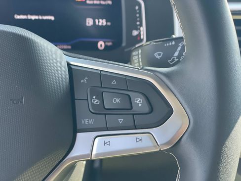 Certified 2023 Volkswagen Atlas SE w/ Panoramic Sunroof Package FWD image 10