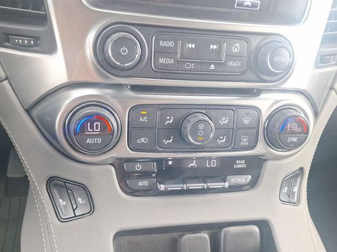 Used 2019 Chevrolet Tahoe LT w/ LT Signature Package AWD/4WD image 36