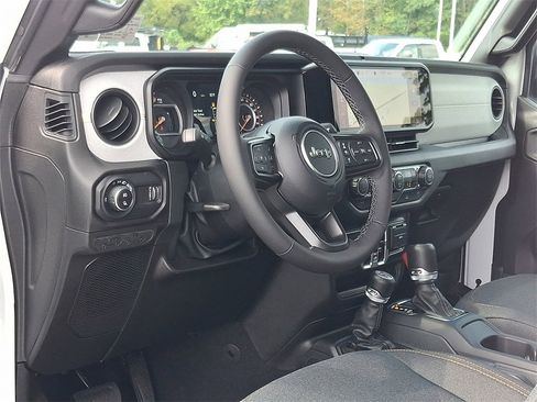 New 2025 Jeep Gladiator Sport image 6