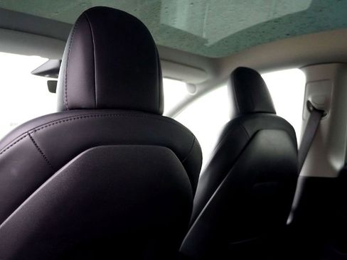 Used 2022 Tesla Model Y Performance image 21