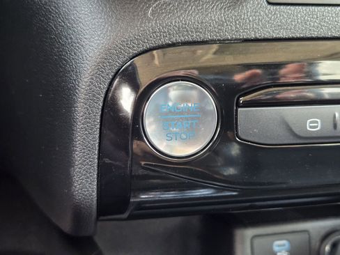 Used 2023 Ford Escape SE image 23