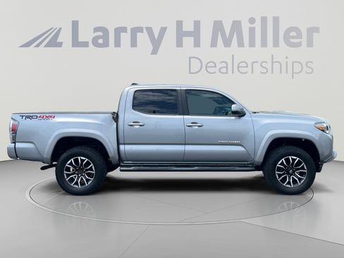 Used 2021 Toyota Tacoma TRD Sport w/ Technology Package AWD/4WD image 6