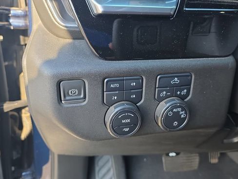 Used 2022 Chevrolet Silverado 1500 LT AWD/4WD image 15