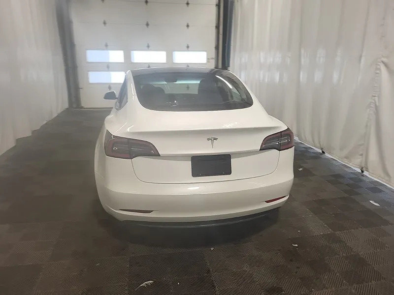Used 2021 Tesla Model 3 Standard Range Plus RWD image 5