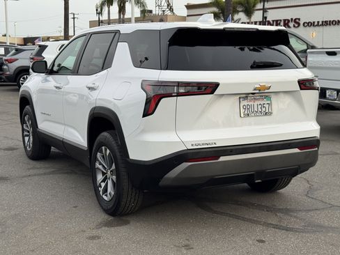 Certified 2025 Chevrolet Equinox LT image 3