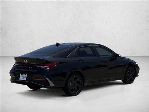 Certified 2026 Hyundai Elantra Sport FWD image 5