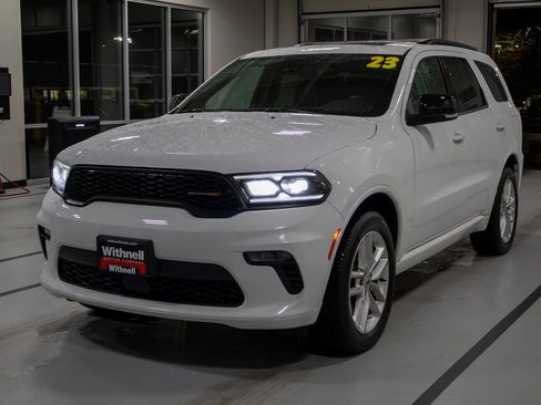 Used 2023 Dodge Durango GT image 3