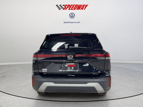 New 2026 Volkswagen Tiguan SE AWD/4WD image 9