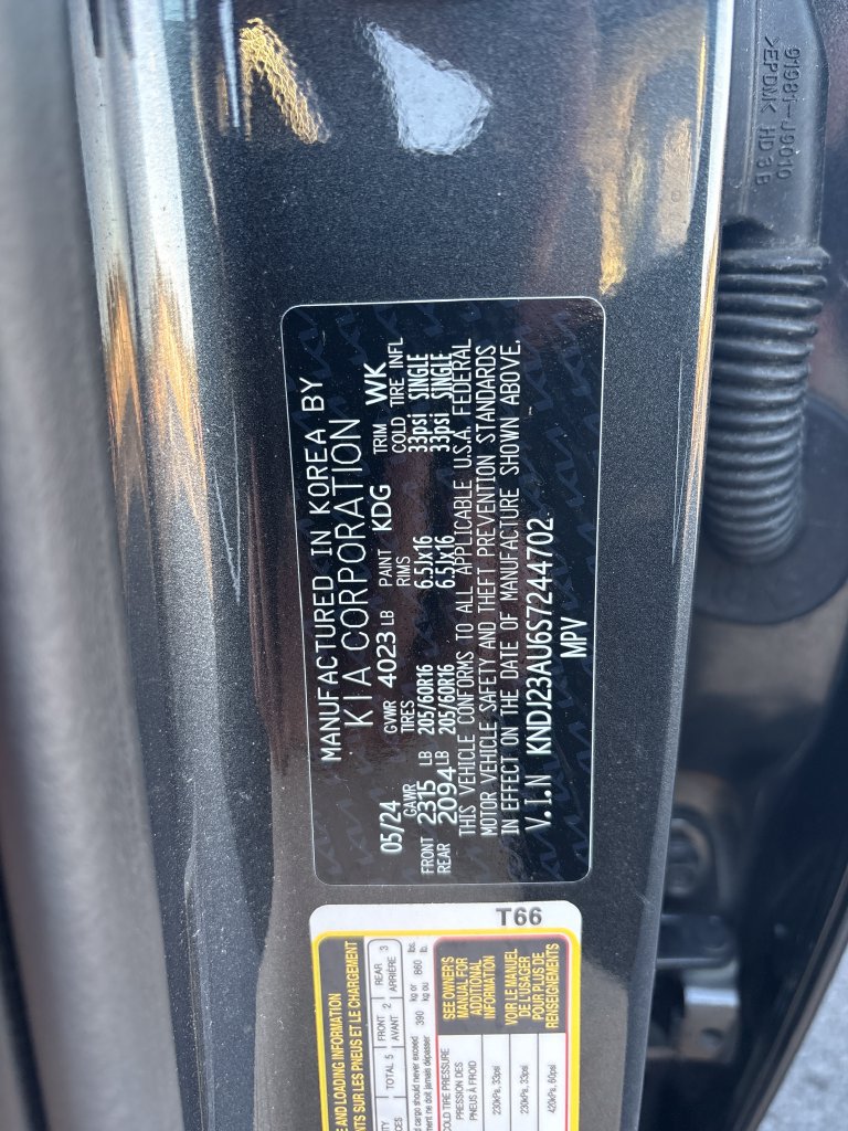 Used 2025 Kia Soul LX FWD image 19