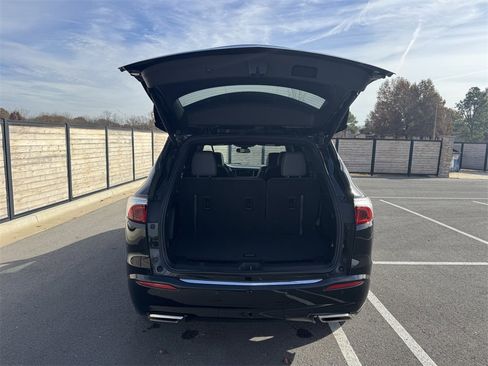 Used 2023 Buick Enclave Essence w/ Experience Buick Package image 24