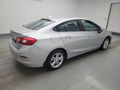 Used 2017 Chevrolet Cruze LT FWD image 10