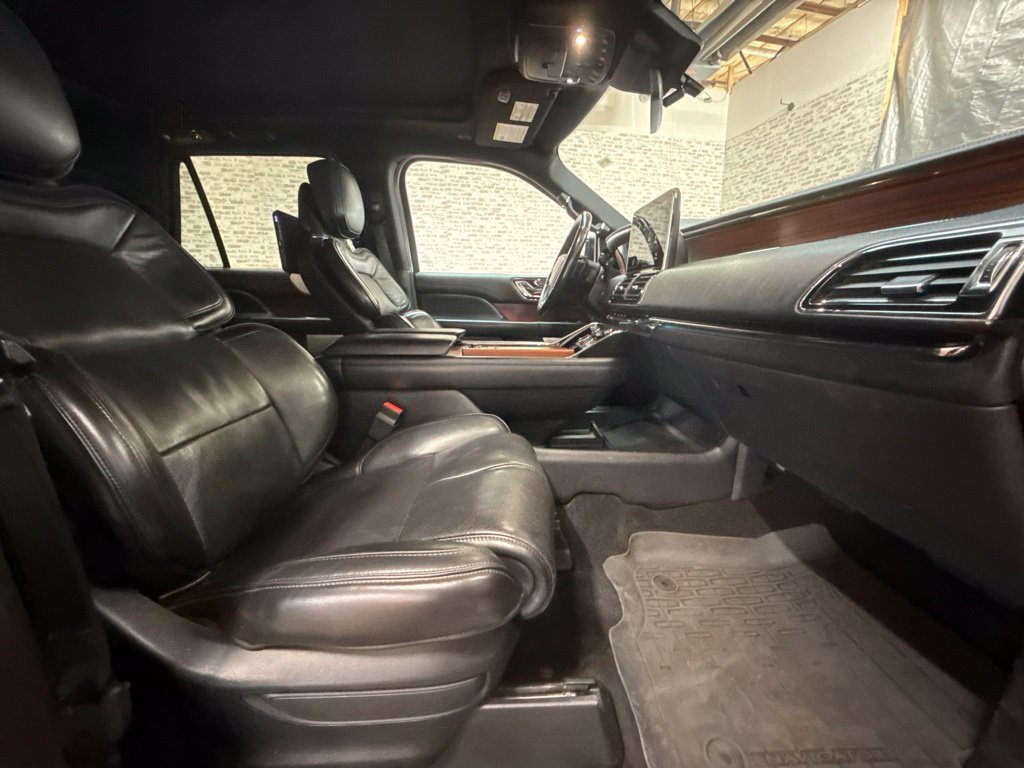 Used 2019 Lincoln Navigator L Reserve w/ Cargo Package AWD/4WD image 12