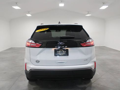 Used 2024 Ford Edge SE image 8