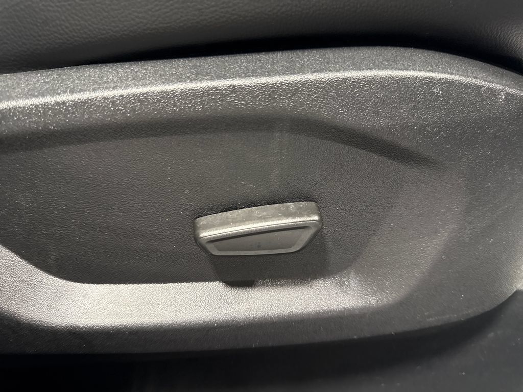 Used 2024 Ford Edge SEL AWD/4WD image 31
