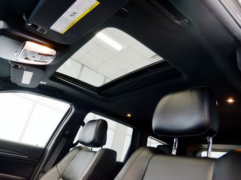 Used 2019 Jeep Grand Cherokee Limited image 28