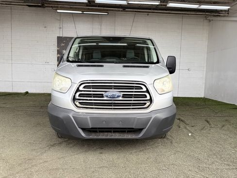 Used 2015 Ford Transit 150 XLT image 9