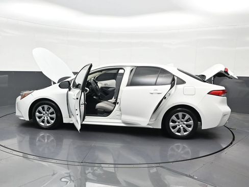 Used 2021 Toyota Corolla LE FWD image 33