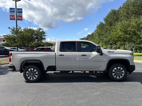 New 2026 Chevrolet Silverado 2500 Custom w/ Custom Value Package AWD/4WD image 4