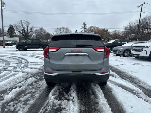 Used 2023 GMC Terrain SLT w/ Infotainment Package II image 6