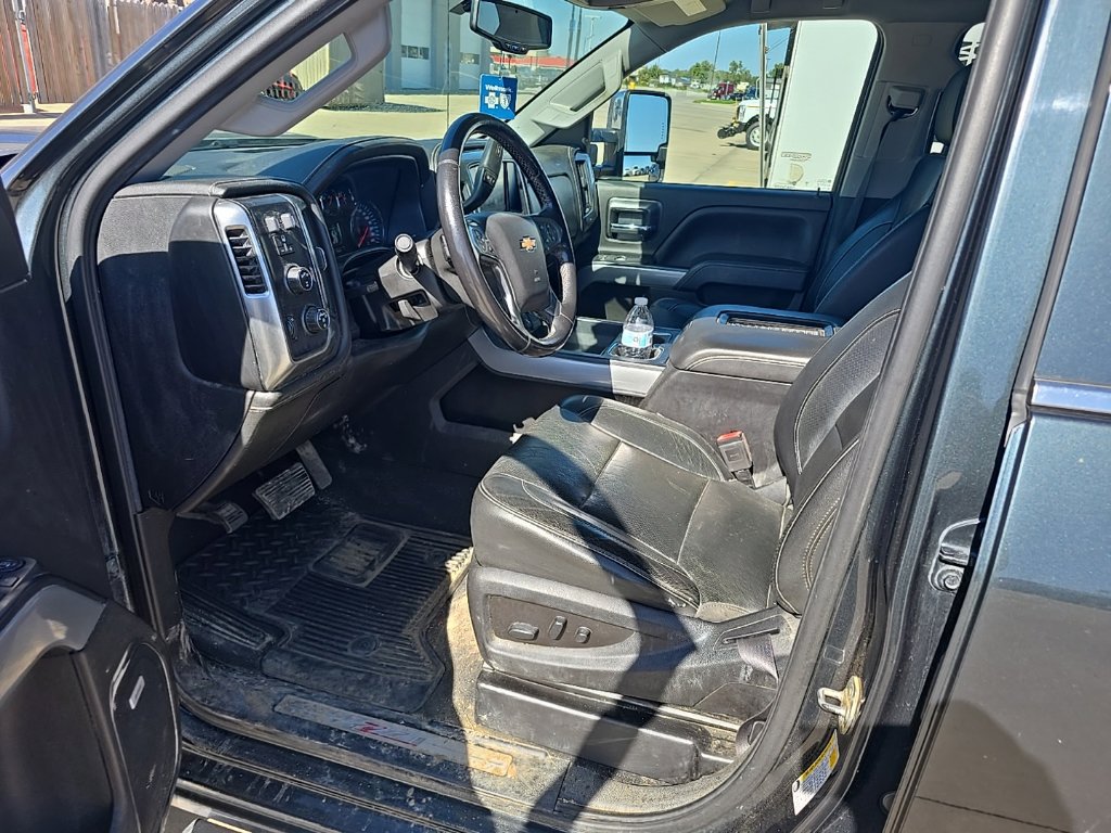 Used 2019 Chevrolet Silverado 2500 LTZ w/ Duramax Plus Package AWD/4WD image 9