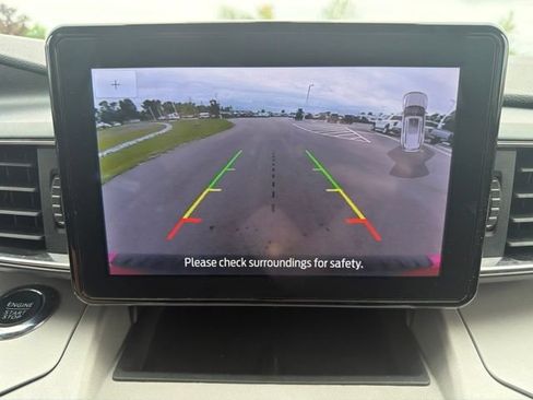 Used 2023 Ford Explorer XLT w/ Equipment Group 202A AWD/4WD image 29