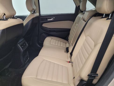 Used 2018 Ford Edge SEL w/ Equipment Group 201A AWD/4WD image 18