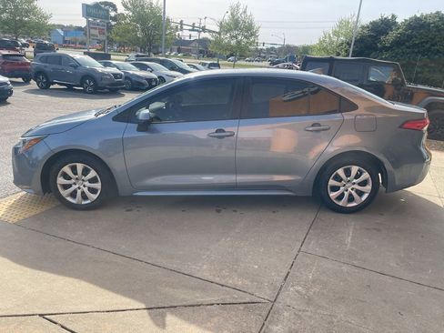 Used 2023 Toyota Corolla LE FWD image 7