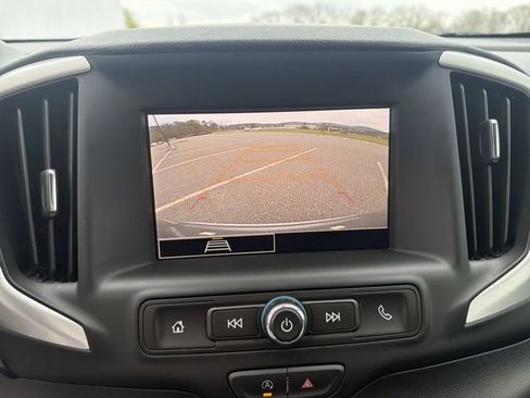 Used 2024 GMC Terrain SLE AWD/4WD image 14