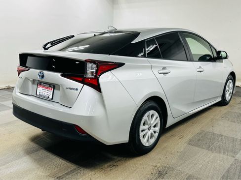 Used 2019 Toyota Prius LE image 6