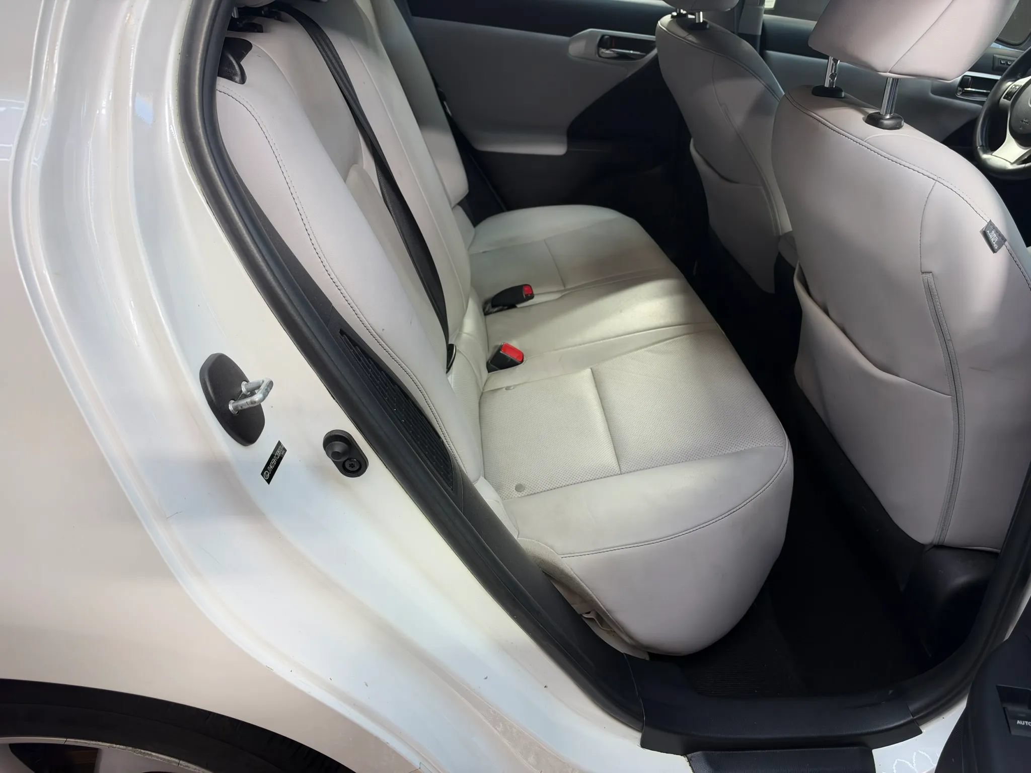 Used 2012 Lexus CT 200h Premium w/ Leather Pkg FWD image 28