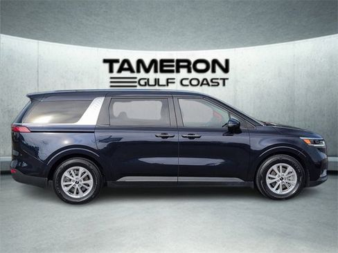 Used 2023 Kia Carnival LX image 6