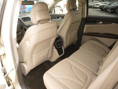 Used 2017 Lincoln MKX Select w/ Select Plus Package image 11