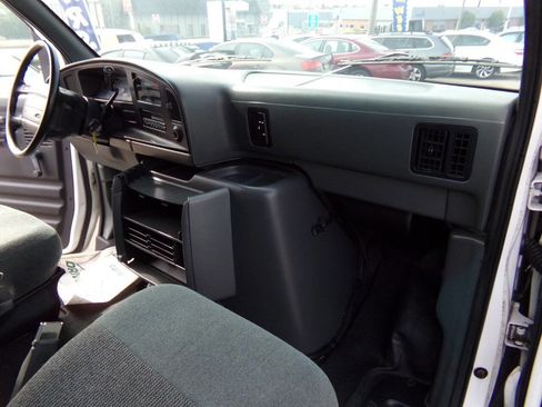 Used 1995 Ford E-250 and Econoline 250 Super image 38