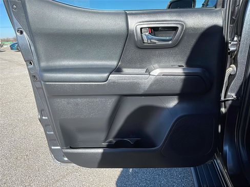 Used 2023 Toyota Tacoma TRD Sport image 17