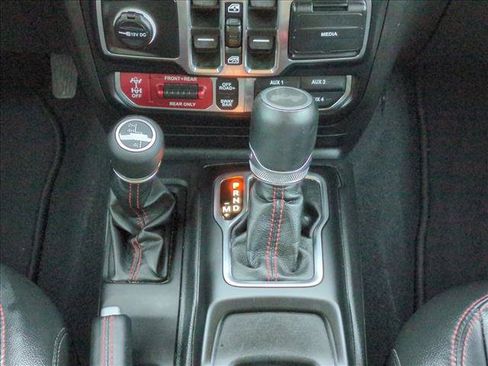 Used 2023 Jeep Wrangler Unlimited Rubicon w/ Steel Bumper Group image 12