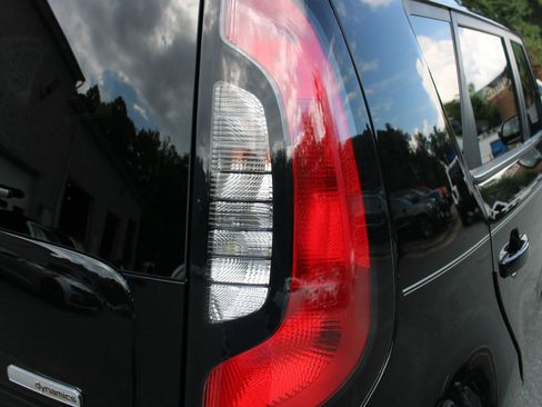 Used 2017 Kia Soul image 20