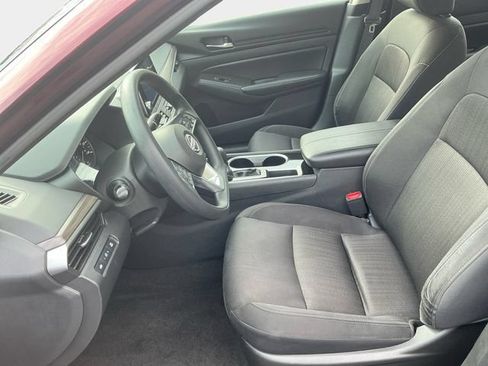 Used 2024 Nissan Altima 2.5 SV FWD image 10