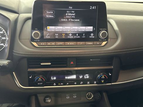 Certified 2025 Nissan Rogue SV w/ SV Premium Package FWD image 21