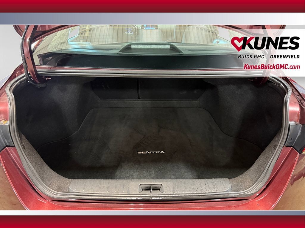 Used 2024 Nissan Sentra SV FWD image 33