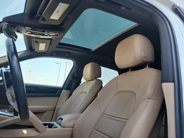 Used 2019 Porsche Cayenne AWD/4WD image 40