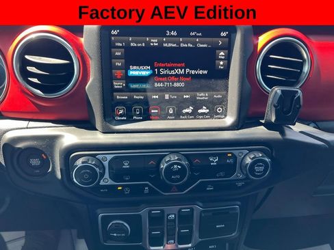 Used 2021 Jeep Wrangler Unlimited Rubicon AWD/4WD image 36