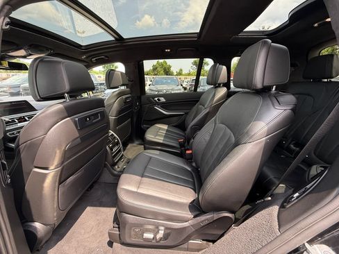 Used 2022 BMW X7 xDrive40i w/ M Sport Package AWD/4WD image 23
