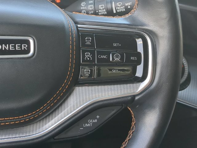 Used 2022 Jeep Grand Wagoneer Series III w/ Rear Seat Video Group 1 AWD/4WD image 31