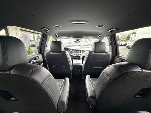 Used 2022 Buick Enclave Premium AWD/4WD image 18