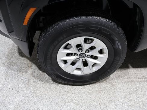 Used 2024 Nissan Frontier SV image 15