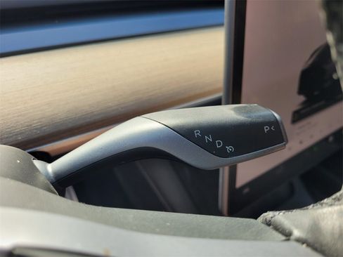 Used 2022 Tesla Model Y Performance image 31