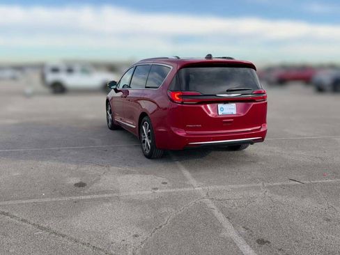 New 2026 Chrysler Pacifica Pinnacle image 9