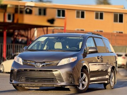 Used 2019 Toyota Sienna LE w/ Carpet Mat Package