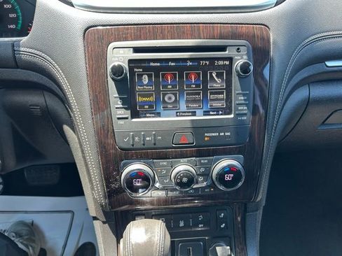 Used 2015 Chevrolet Traverse LT image 23